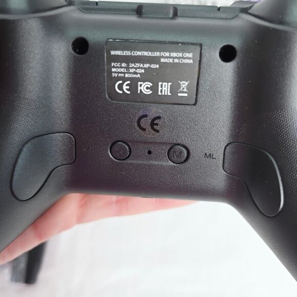 Black X Box  X/S One/ PC Wireless  Gaming Controller  17 Numeric buttons - Picture 6 of 8